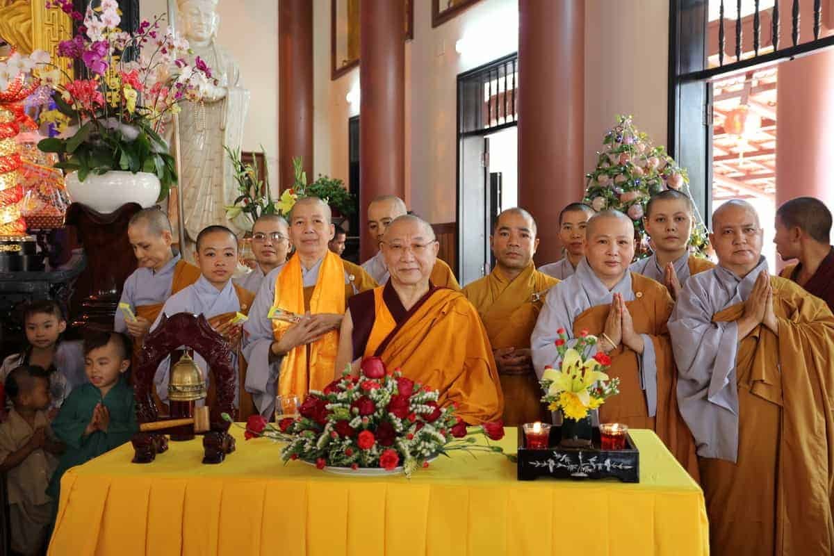 gosok-rinpoche-vietnam-2016-075a0304_resize