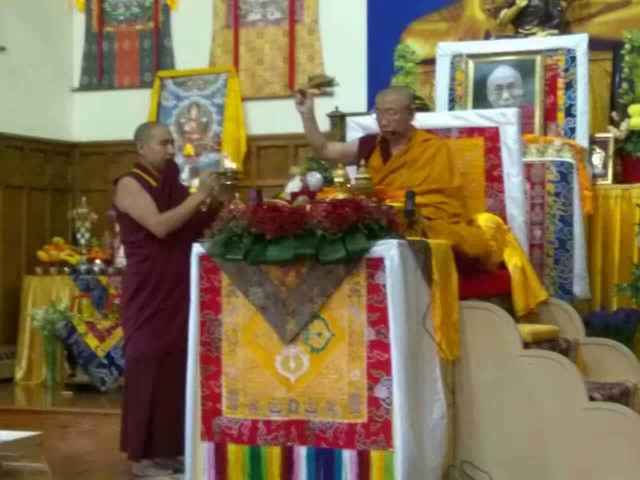 Gosok Rinpoche Toronto 2017-04 005 889beb277517b39510a0bd524ace4ad