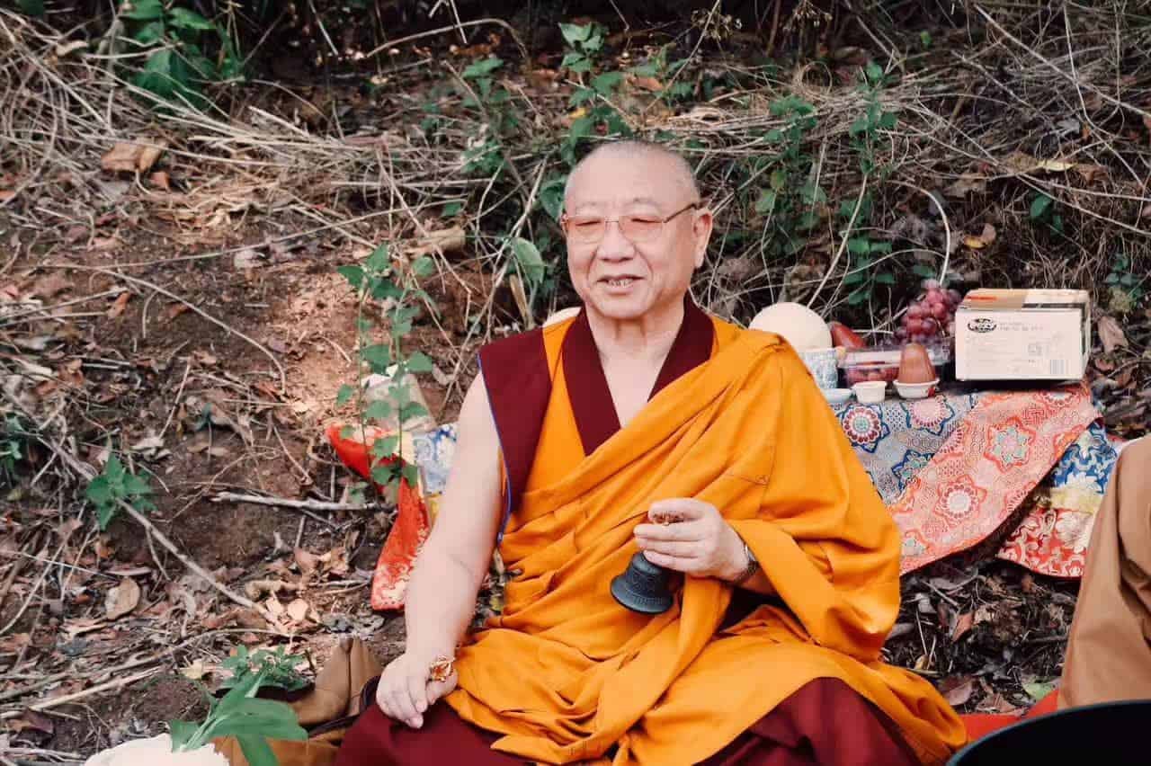 Gosok Rinpoche Thailand 2017 T003 681eb98273369c5032433f00b56bc83