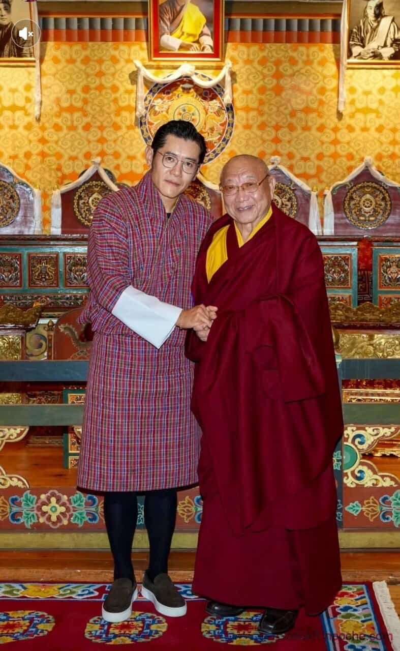 20251104a Gosok Rinpoche with Bhutan King 578861056_25308258605502907_400060414276511174_n