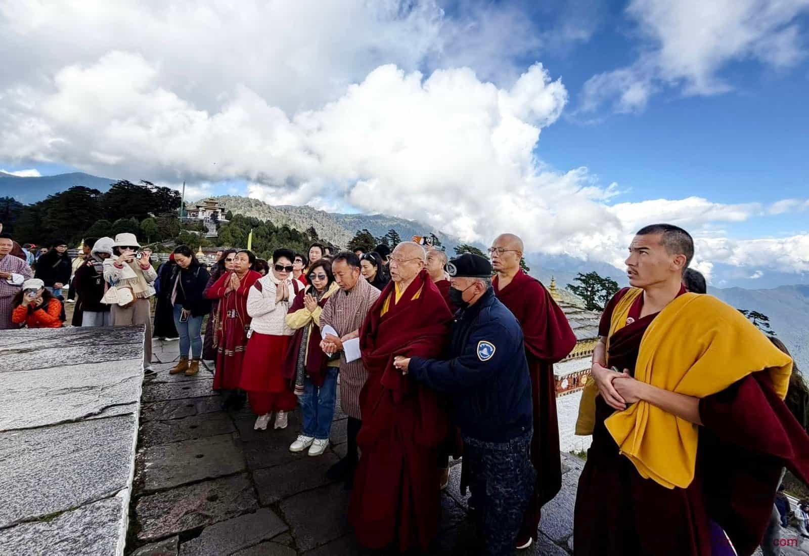 20251109k Gosok Rinpoche in Bhutan 579081445_2887304568128156_1912685508136226510_n